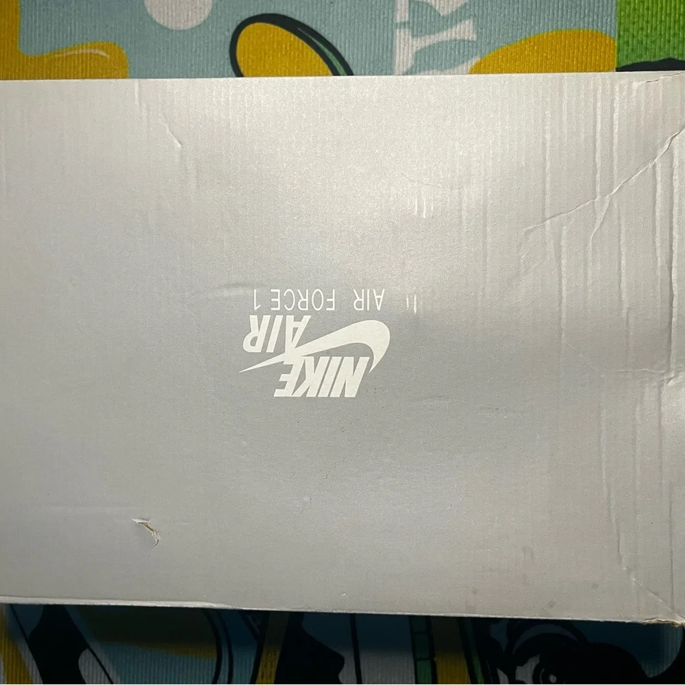 Jordan 4 Fire Red (2020) size 13 - Picture 2 of 5
